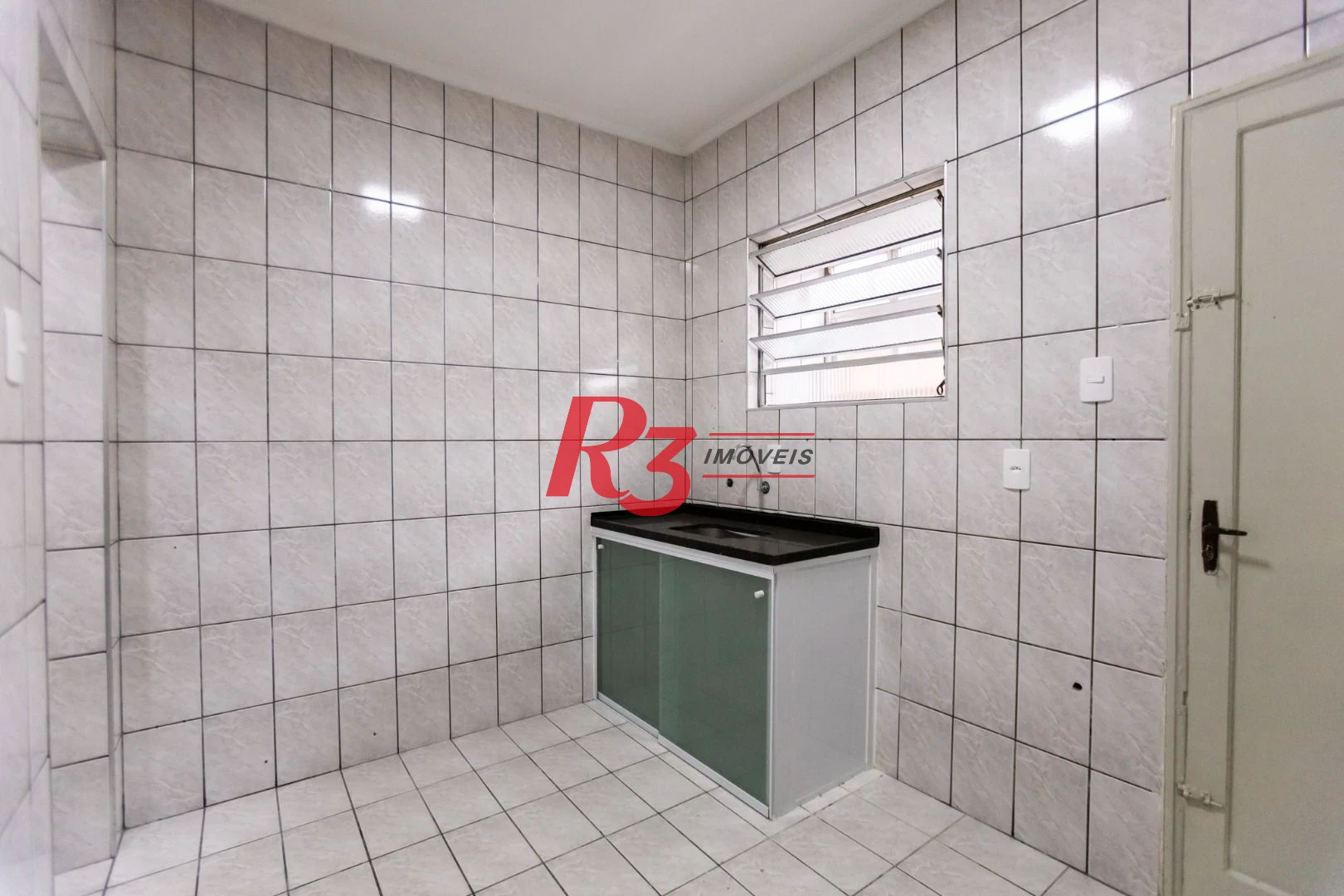 Apartamento com 2 dormitórios à venda, 90 m² por R$ 385.000,00 - Boqueirão - Santos/SP