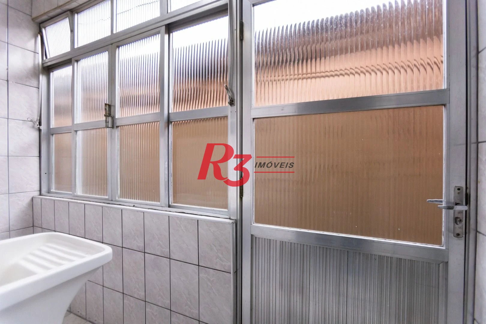 Apartamento com 2 dormitórios à venda, 90 m² por R$ 385.000,00 - Boqueirão - Santos/SP