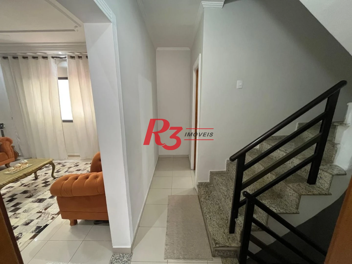 Casa com 3 dormitórios à venda, 141 m² por R$ 680.000,00 - Centro - São Vicente/SP