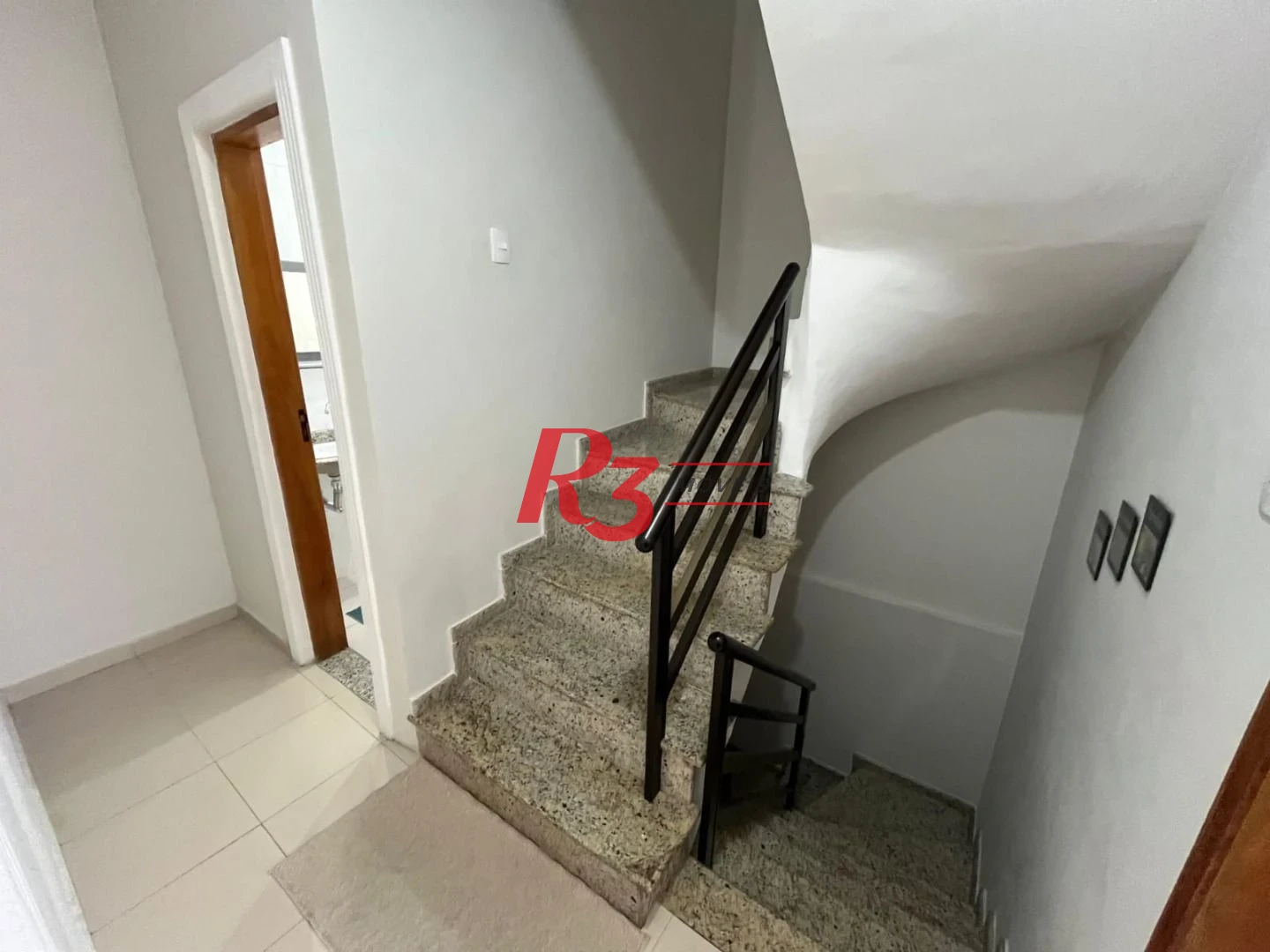 Casa com 3 dormitórios à venda, 141 m² por R$ 680.000,00 - Centro - São Vicente/SP