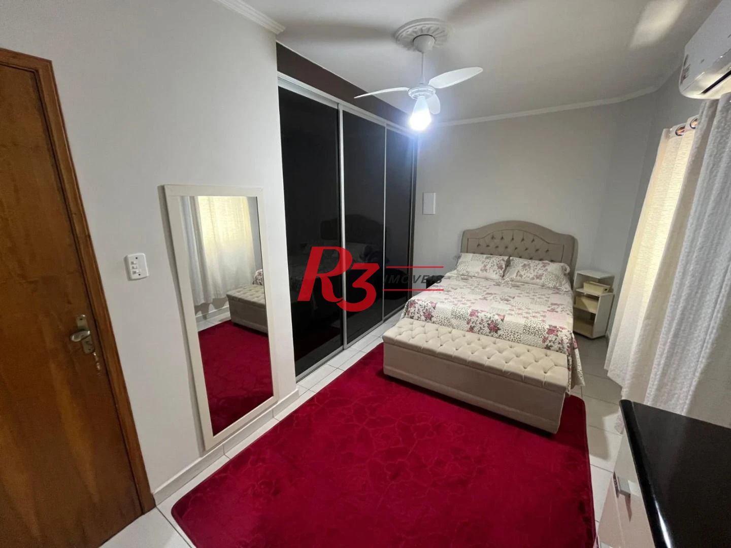 Casa com 3 dormitórios à venda, 141 m² por R$ 680.000,00 - Centro - São Vicente/SP