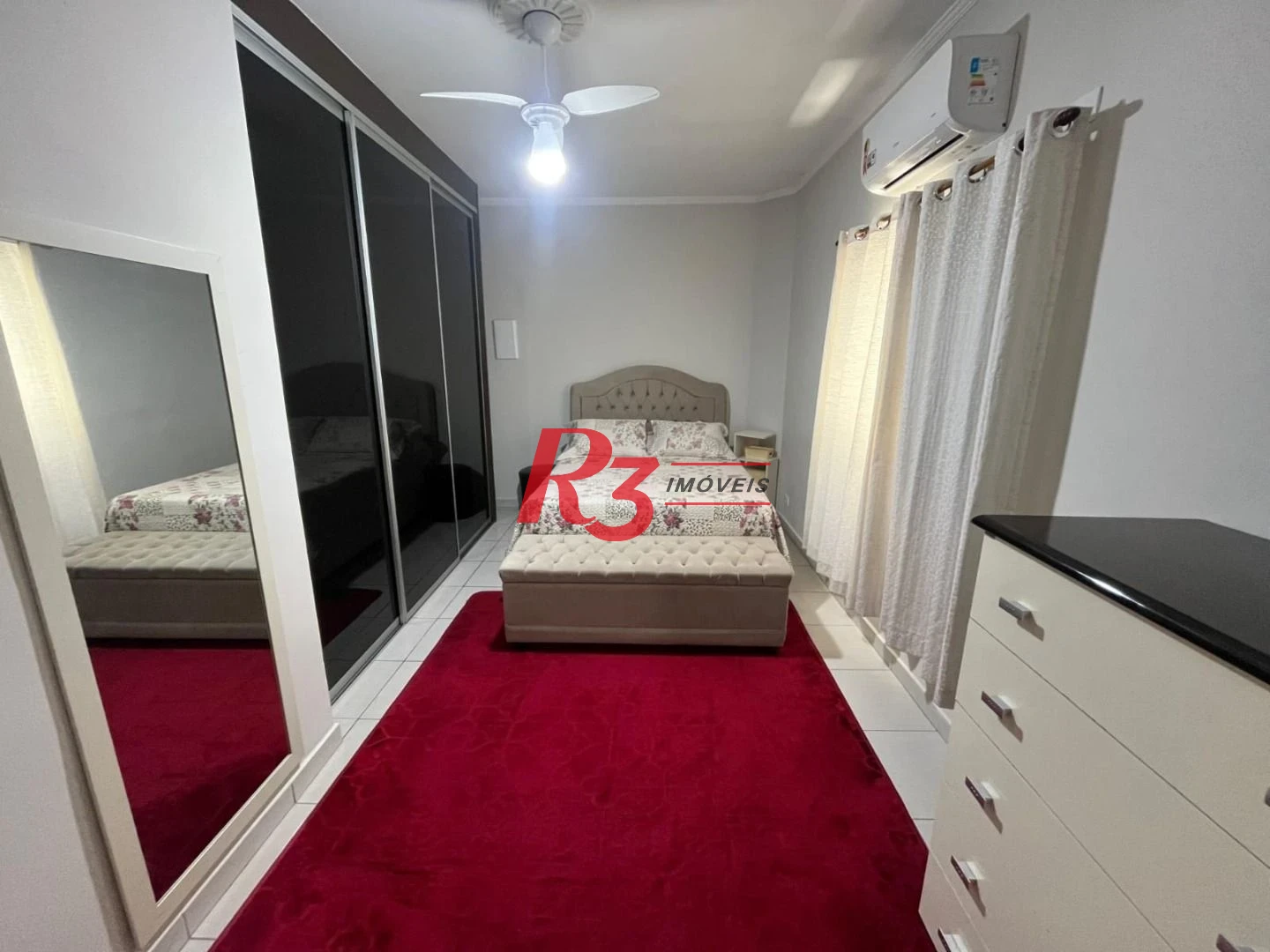 Casa com 3 dormitórios à venda, 141 m² por R$ 680.000,00 - Centro - São Vicente/SP