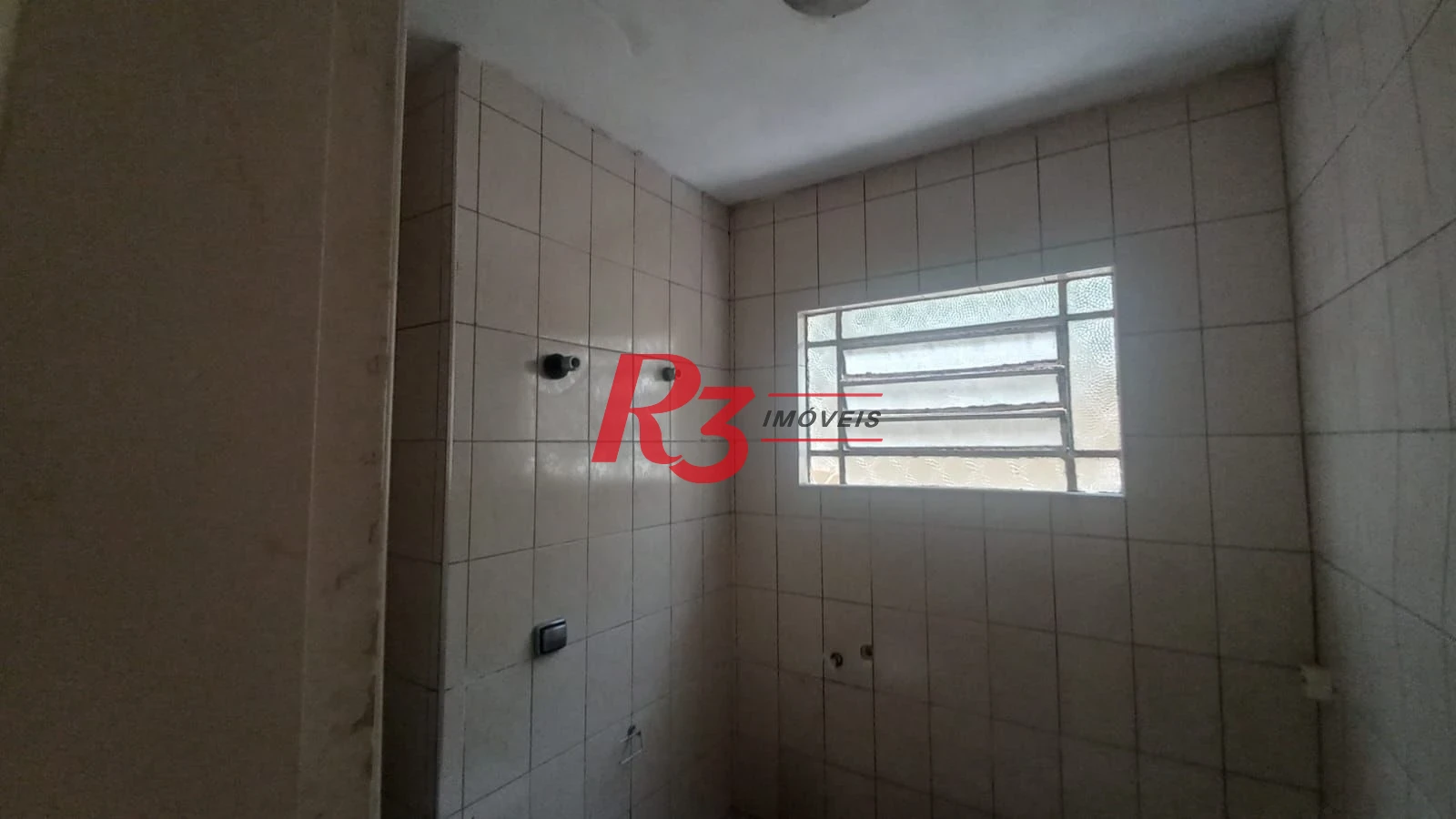 Apartamento com 2 dormitórios à venda, 74 m² por R$ 360.000,00 - Gonzaga - Santos/SP