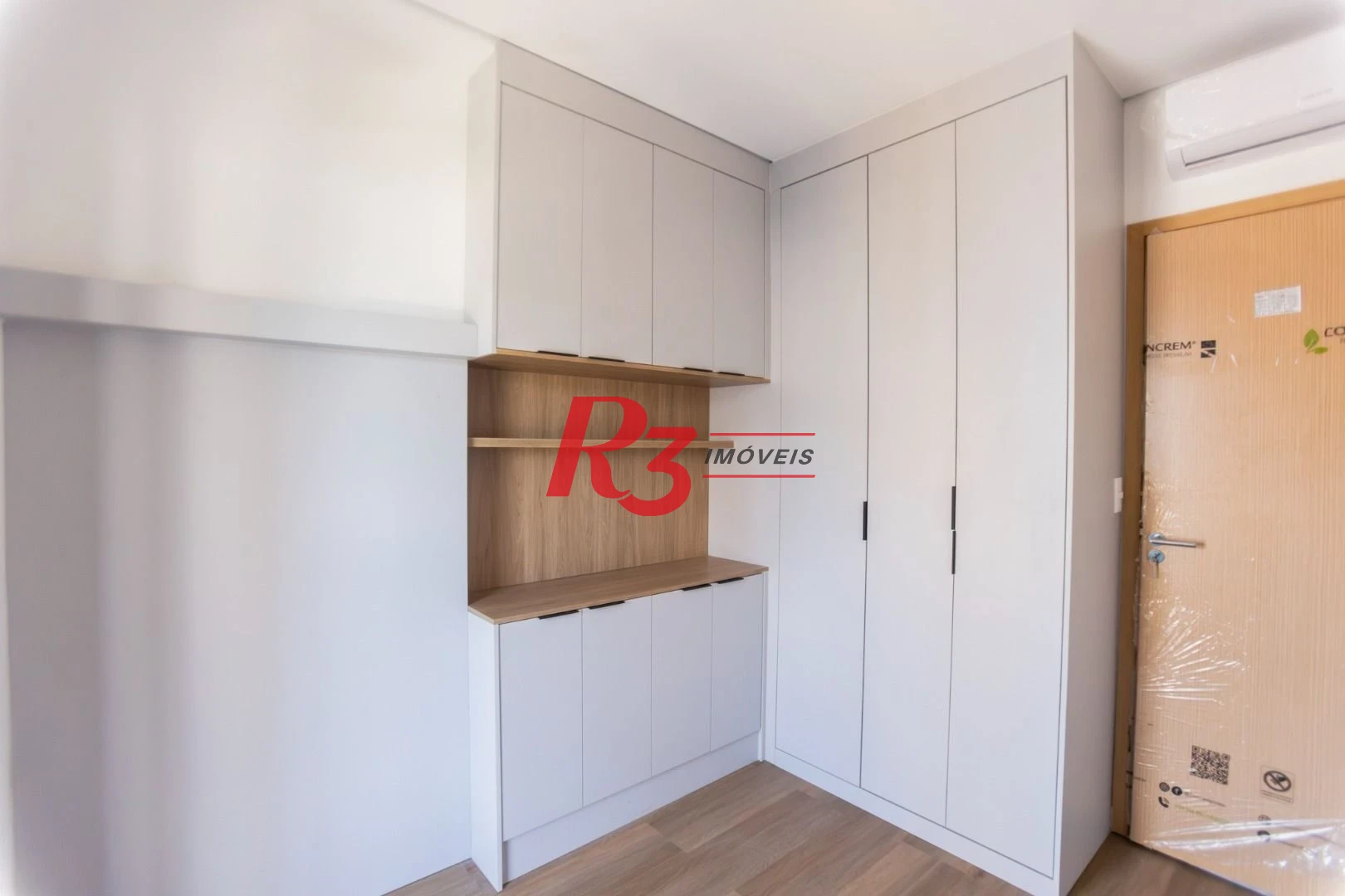 Apartamento com 2 dormitórios à venda, 65 m² por R$ 1.150.000,00 - Ponta da Praia - Santos/SP