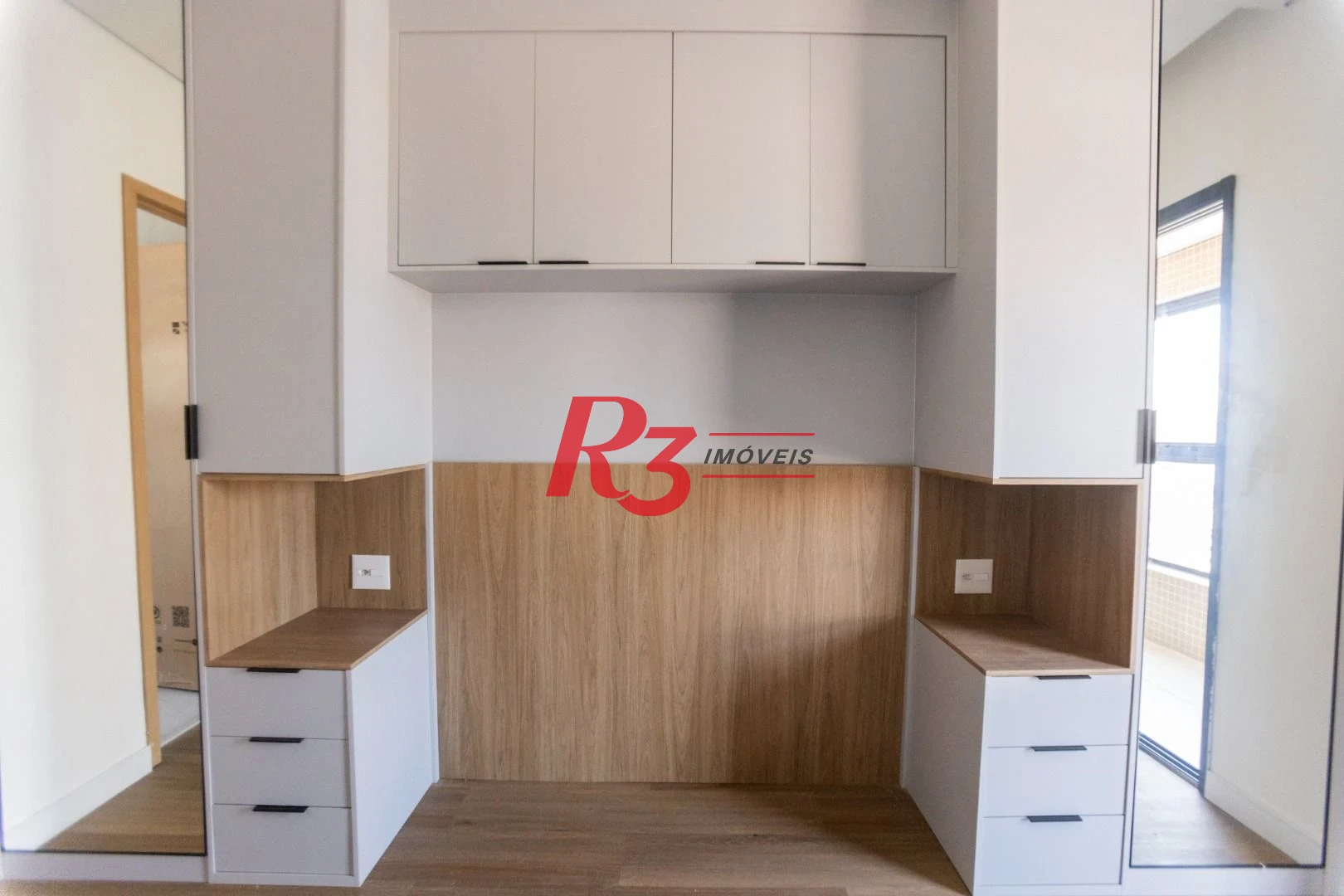 Apartamento com 2 dormitórios à venda, 65 m² por R$ 1.150.000,00 - Ponta da Praia - Santos/SP