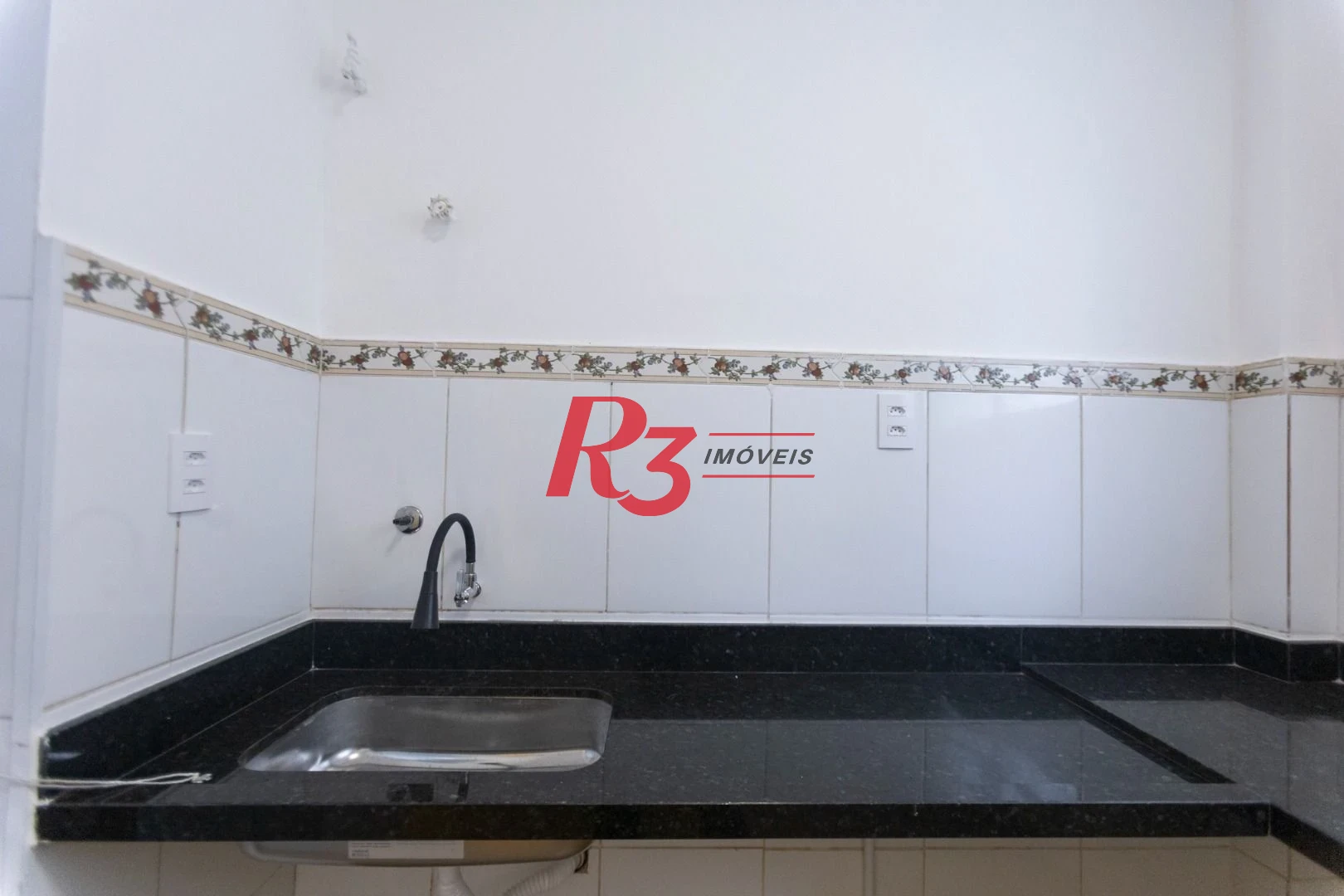Apartamento com 2 dormitórios à venda, 55 m² por R$ 455.800,00 - Boqueirão - Santos/SP