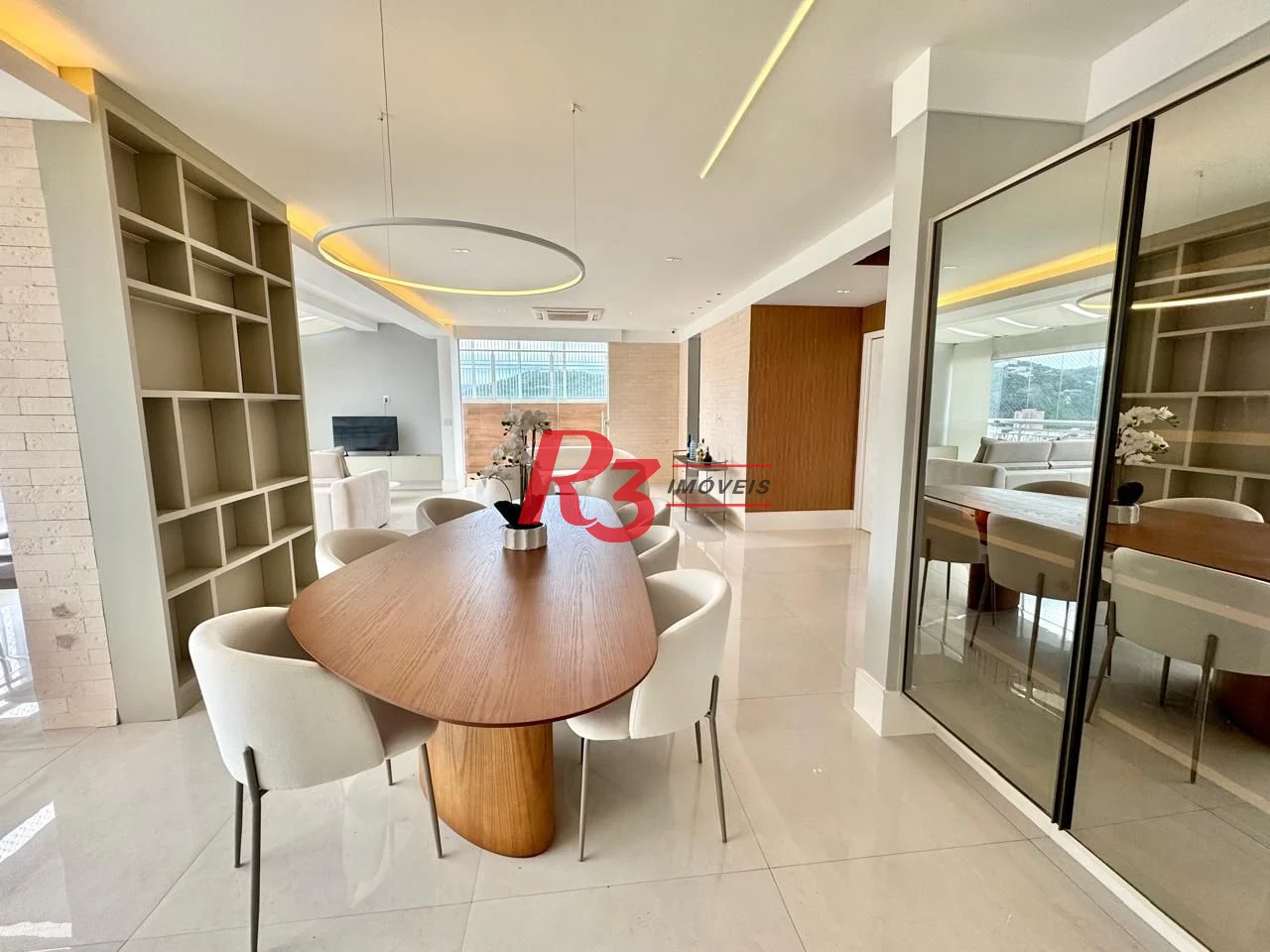 Cobertura com 5 dormitórios à venda, 265 m² por R$ 3.299.000,00 - Gonzaga - Santos/SP