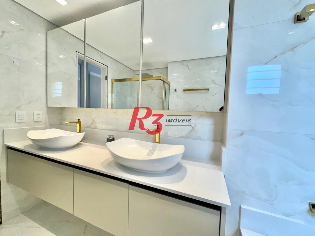 Cobertura com 5 dormitórios à venda, 265 m² por R$ 3.299.000,00 - Gonzaga - Santos/SP