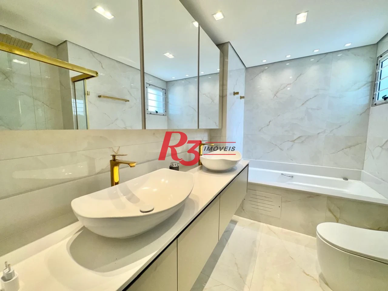 Cobertura com 5 dormitórios à venda, 265 m² por R$ 3.299.000,00 - Gonzaga - Santos/SP