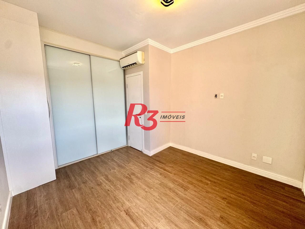Cobertura com 5 dormitórios à venda, 265 m² por R$ 3.299.000,00 - Gonzaga - Santos/SP