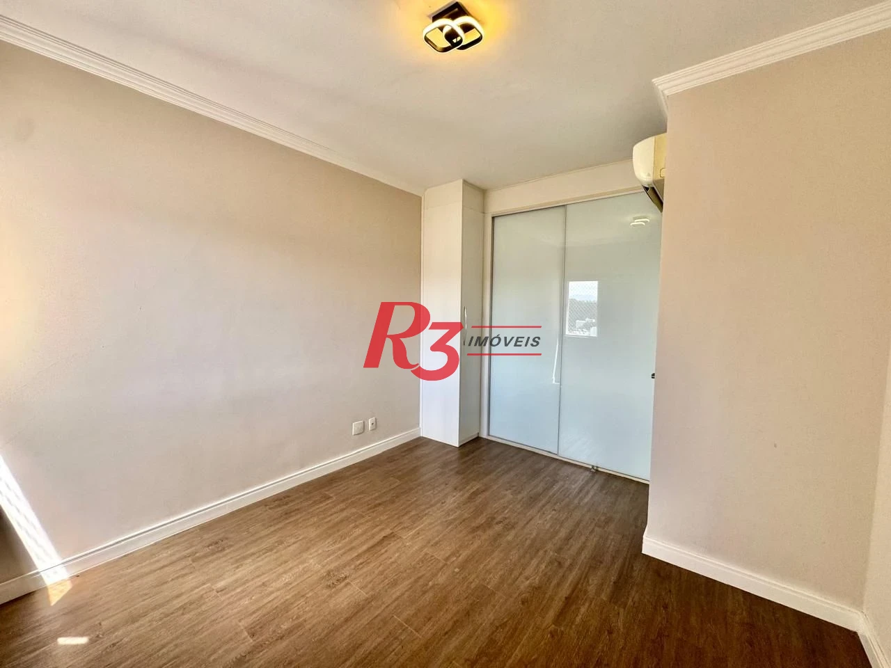 Cobertura com 5 dormitórios à venda, 265 m² por R$ 3.299.000,00 - Gonzaga - Santos/SP