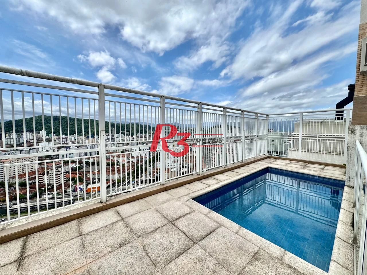 Cobertura com 5 dormitórios à venda, 265 m² por R$ 3.299.000,00 - Gonzaga - Santos/SP