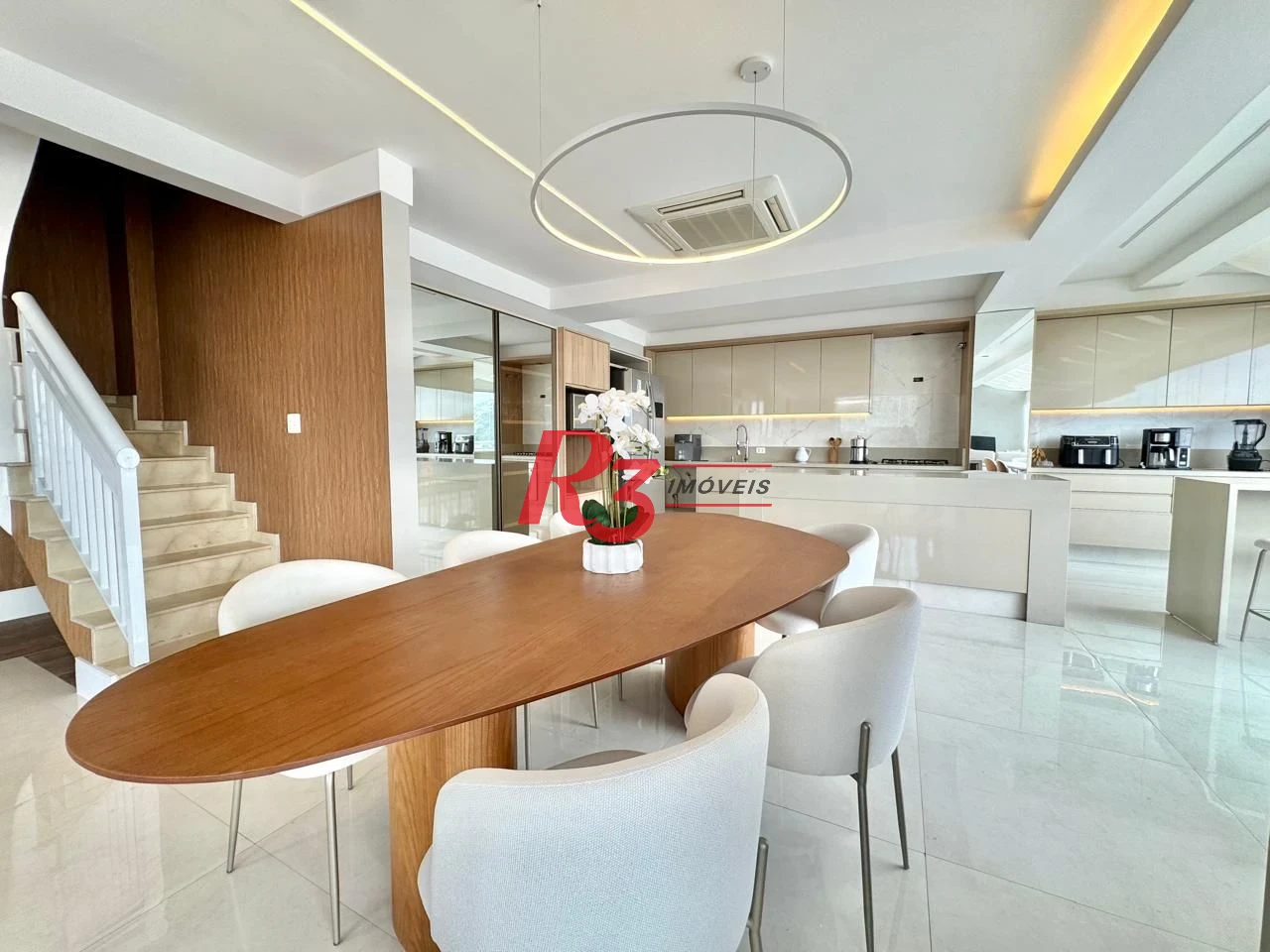 Cobertura com 5 dormitórios à venda, 265 m² por R$ 3.299.000,00 - Gonzaga - Santos/SP