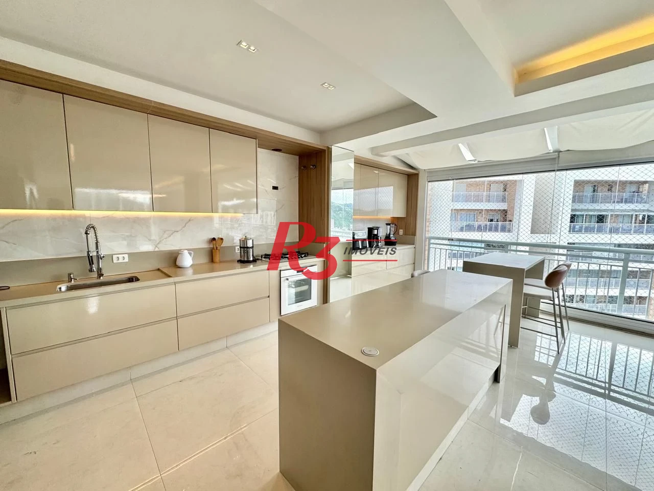 Cobertura com 5 dormitórios à venda, 265 m² por R$ 3.299.000,00 - Gonzaga - Santos/SP