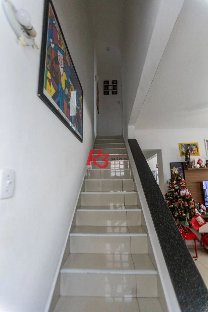 Casa com 2 dormitórios à venda, 110 m² por R$ 330.000,00 - Estuário - Santos/SP