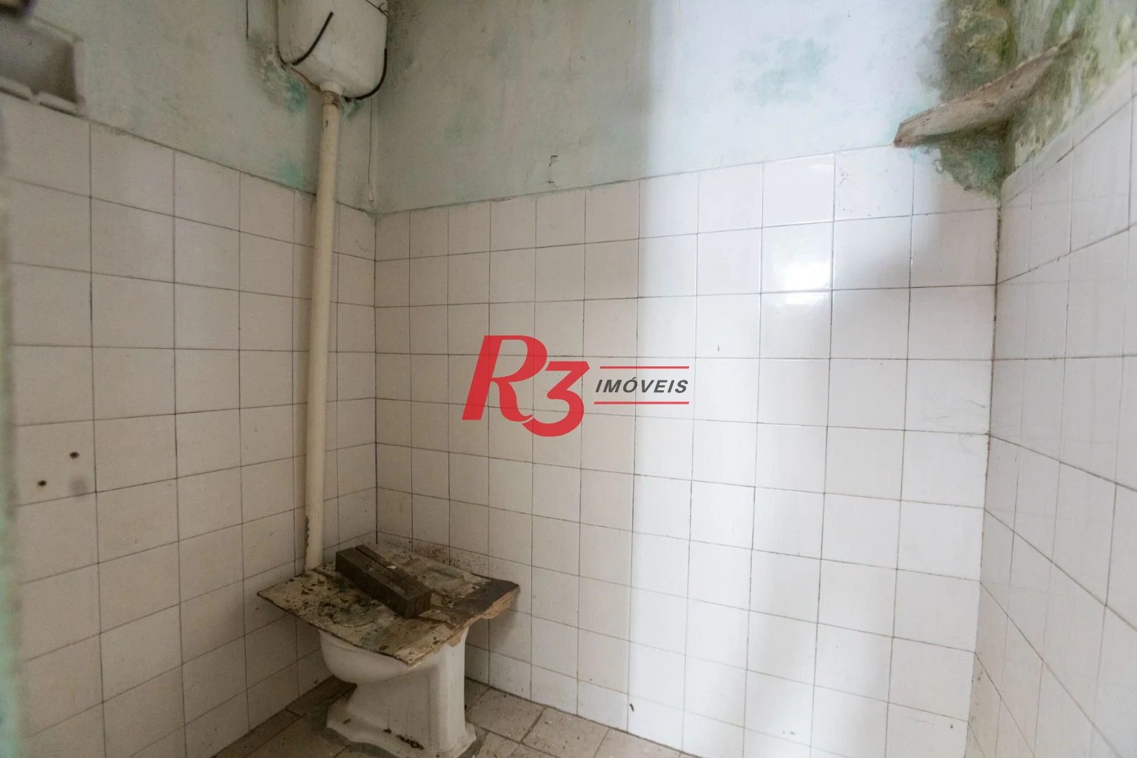 Galpão à venda, 240 m² por R$ 600.000,00 - Centro - Santos/SP