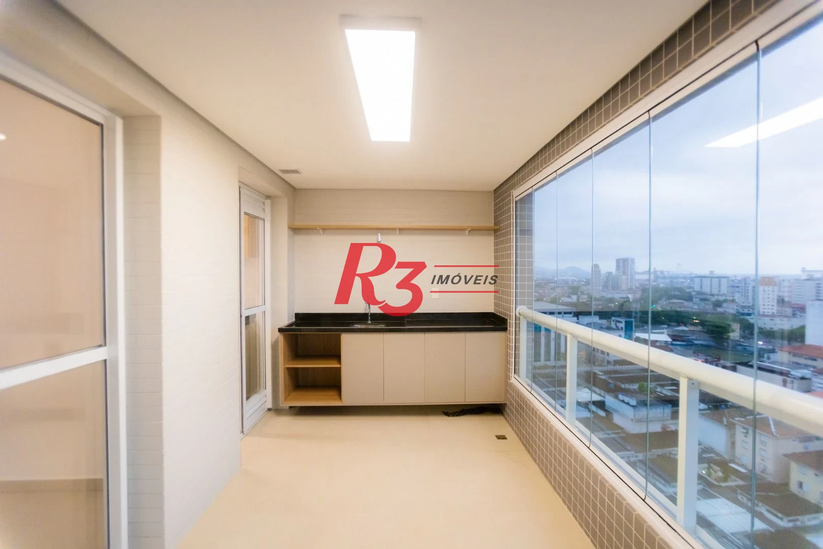 Apartamento para alugar, 81 m² por R$ 8.000,00/mês - Boqueirão - Santos/SP