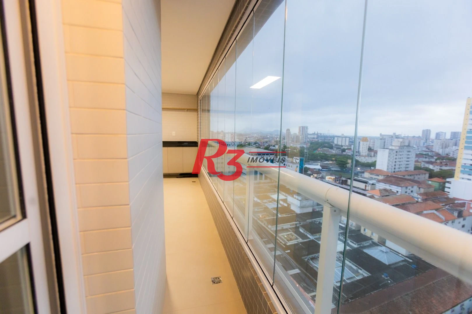 Apartamento para alugar, 81 m² por R$ 8.000,00/mês - Boqueirão - Santos/SP