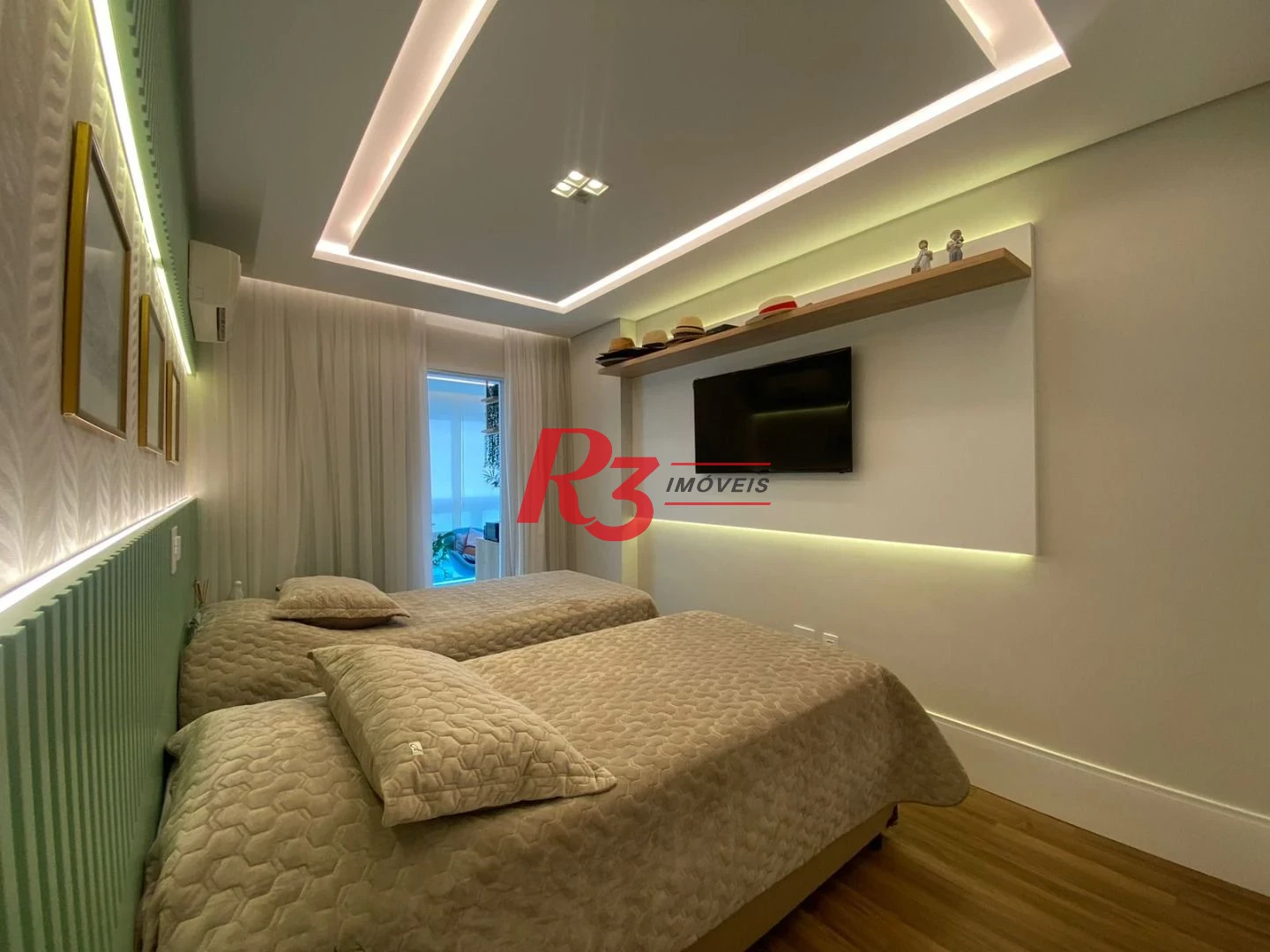 Apartamento com 3 dormitórios à venda, 191 m² por R$ 3.849.990,00 - Embaré - Santos/SP