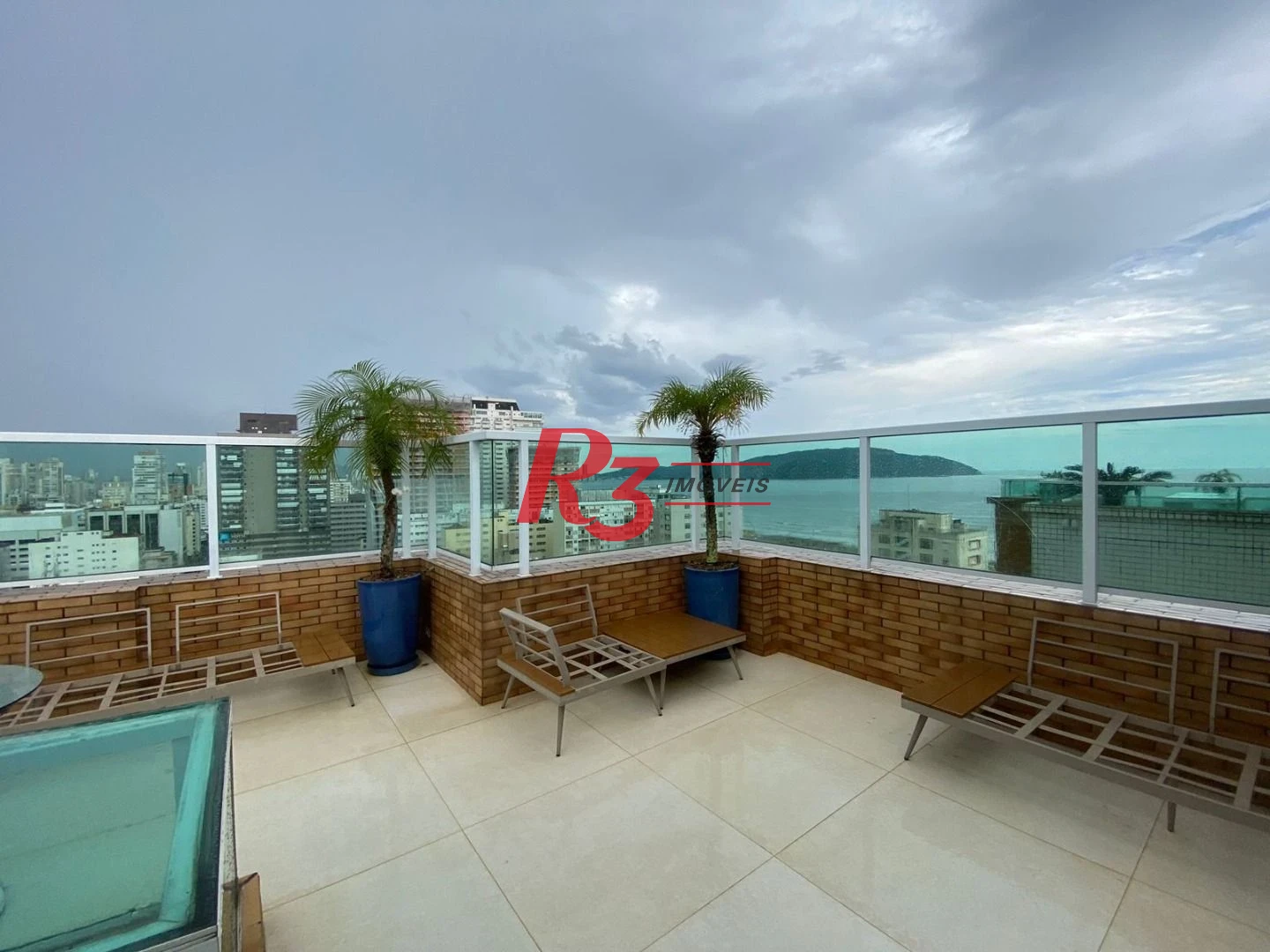 Cobertura com 3 dormitórios à venda, 290 m² por R$ 3.719.000,00 - Gonzaga - Santos/SP