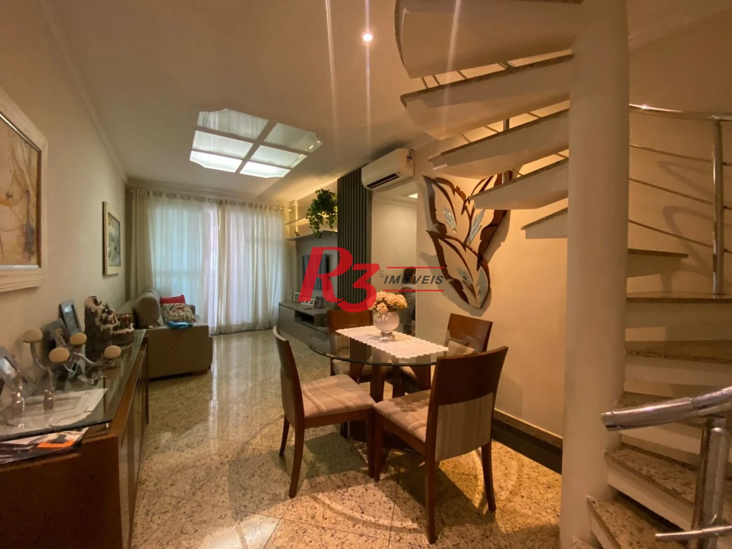 Cobertura com 3 dormitórios à venda, 290 m² por R$ 3.719.000,00 - Gonzaga - Santos/SP