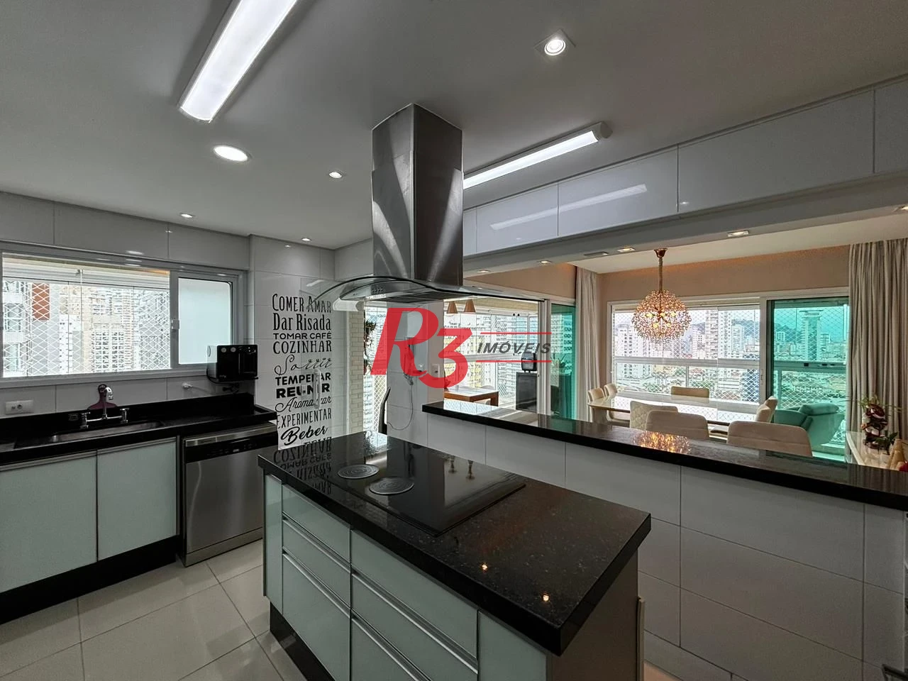 Apartamento com 3 dormitórios à venda, 129 m² por R$ 2.240.000,00 - Gonzaga - Santos/SP