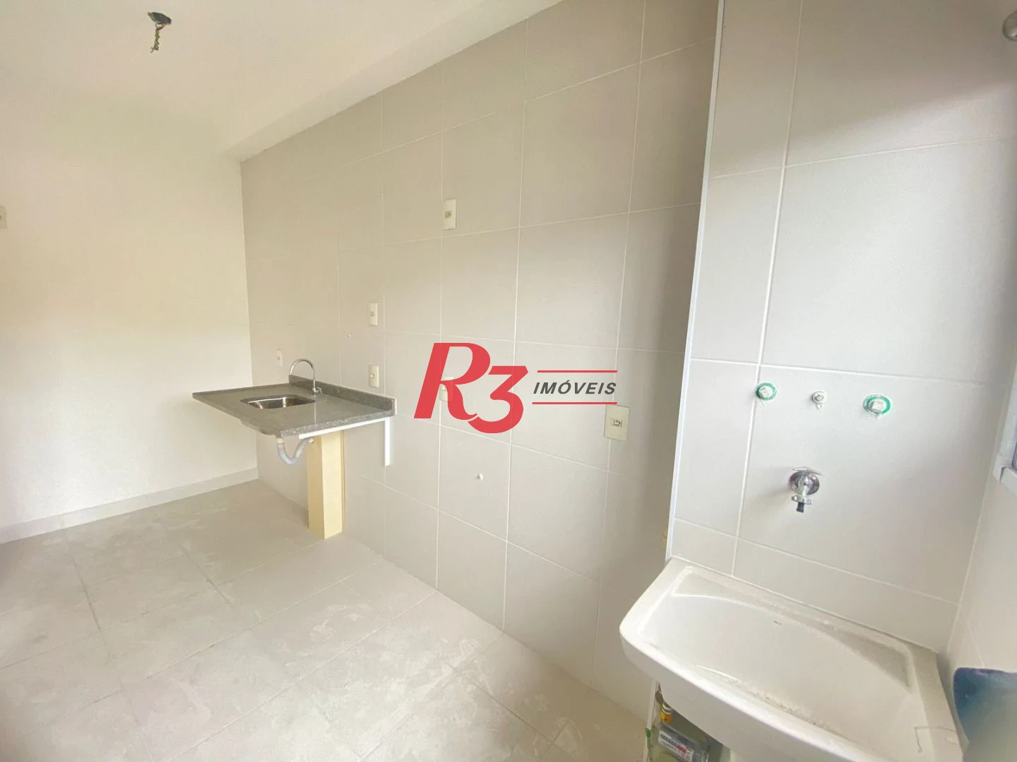 Apartamento com 2 dormitórios à venda, 49 m² por R$ 300.000,00 - Castelo - Santos/SP