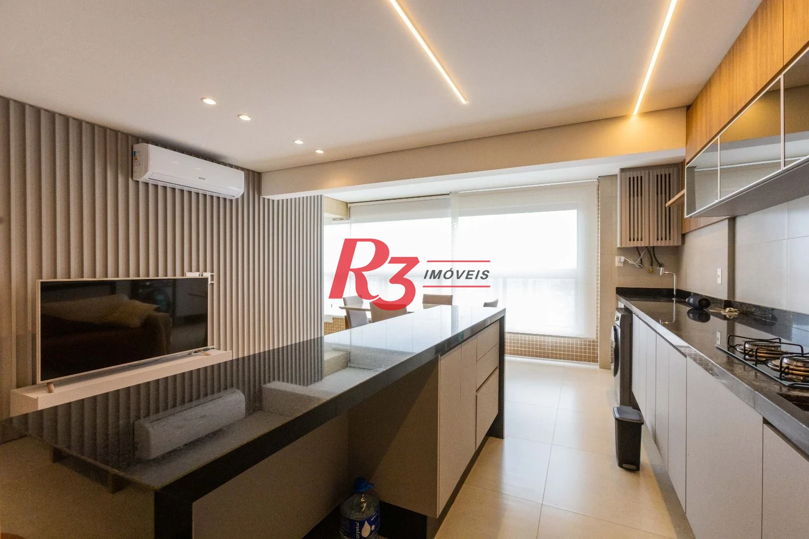Apartamento com 2 dormitórios à venda, 65 m² por R$ 1.060.000,00 - Ponta da Praia - Santos/SP