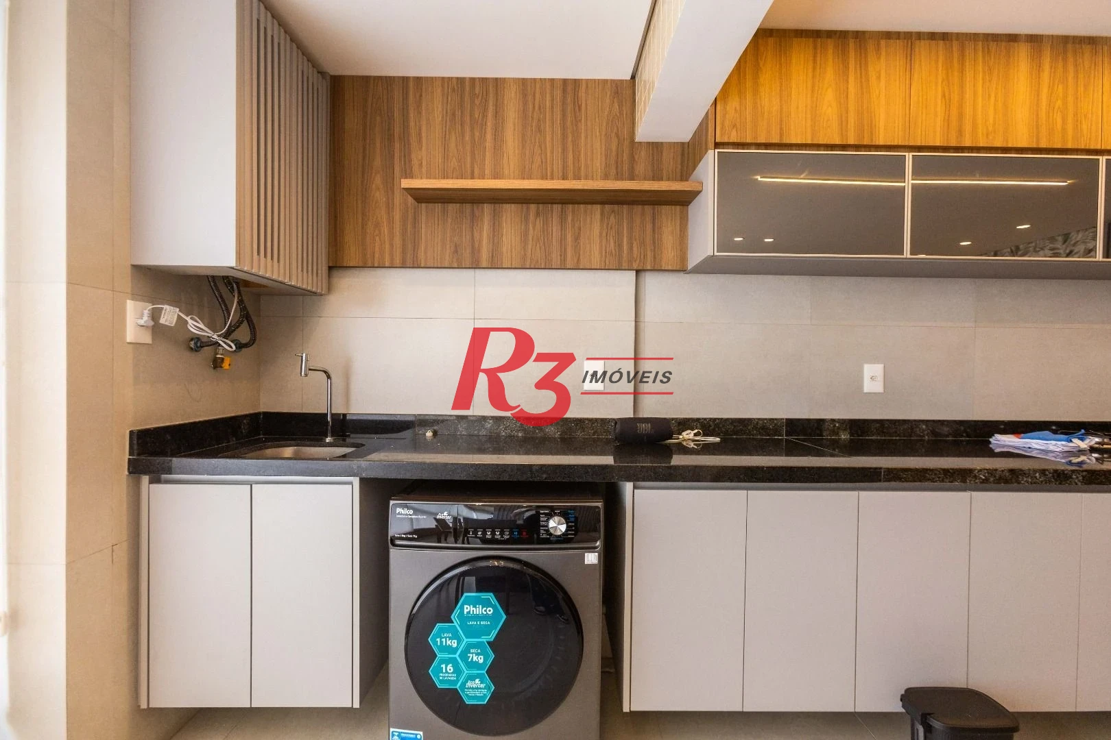 Apartamento com 2 dormitórios à venda, 65 m² por R$ 1.060.000,00 - Ponta da Praia - Santos/SP