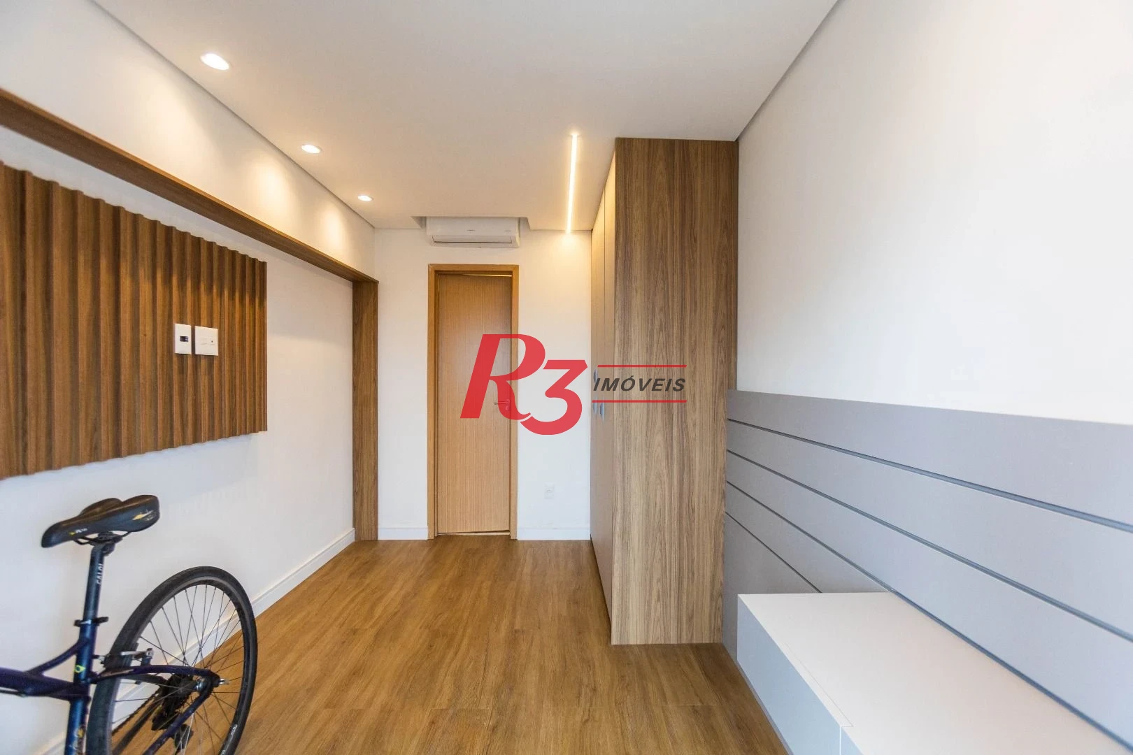 Apartamento com 2 dormitórios à venda, 65 m² por R$ 1.060.000,00 - Ponta da Praia - Santos/SP