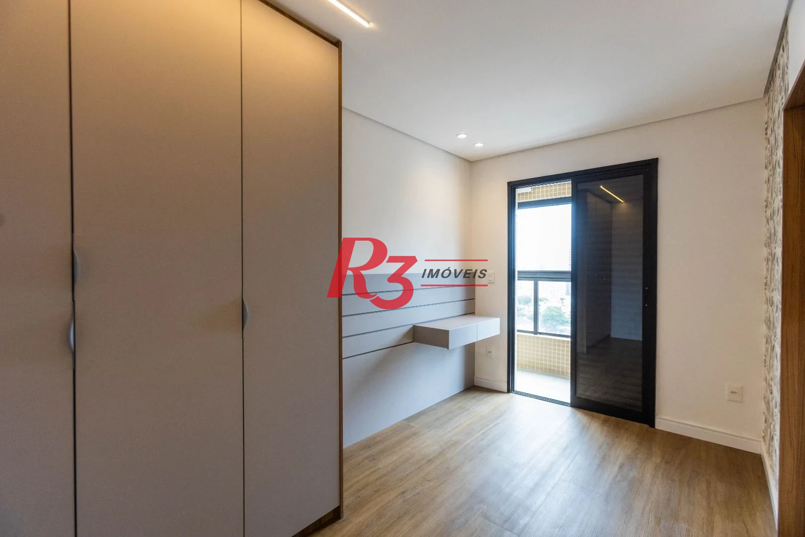 Apartamento com 2 dormitórios à venda, 65 m² por R$ 1.060.000,00 - Ponta da Praia - Santos/SP