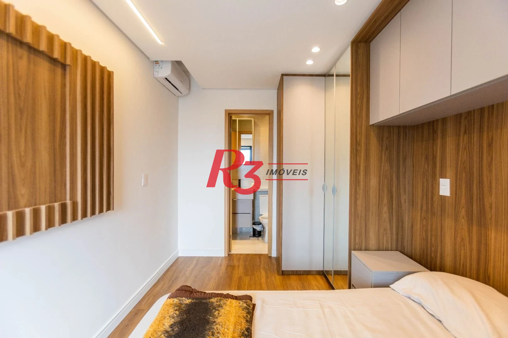 Apartamento com 2 dormitórios à venda, 65 m² por R$ 1.060.000,00 - Ponta da Praia - Santos/SP
