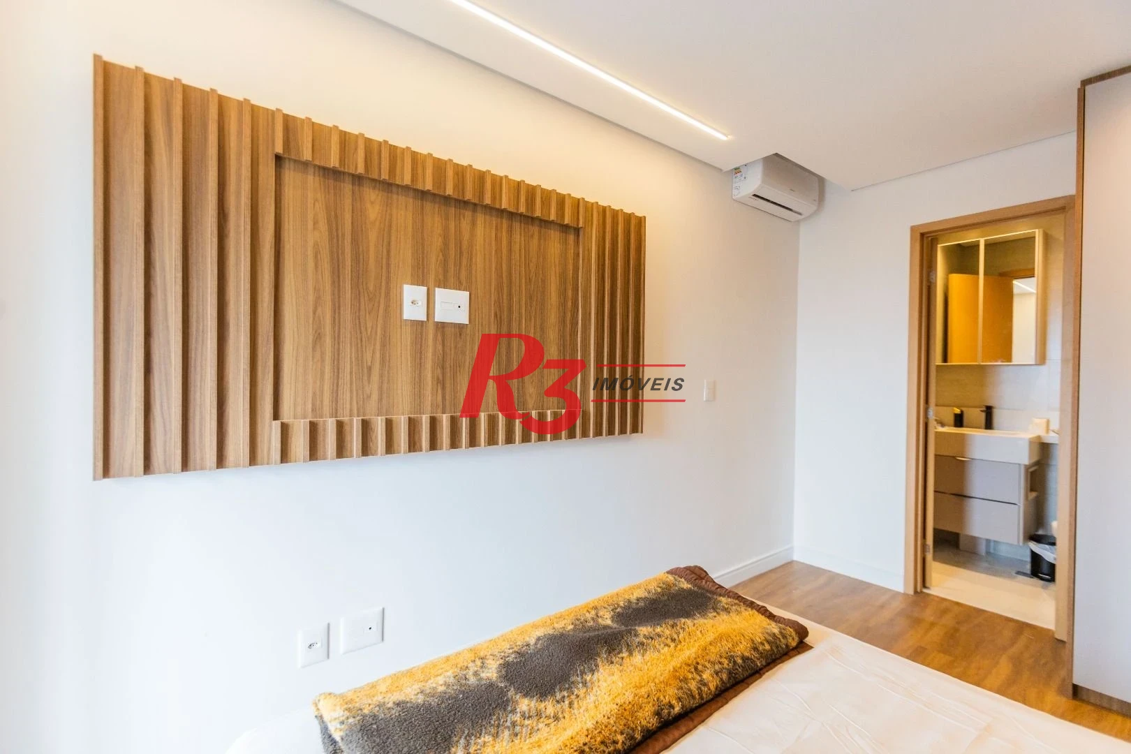 Apartamento com 2 dormitórios à venda, 65 m² por R$ 1.060.000,00 - Ponta da Praia - Santos/SP