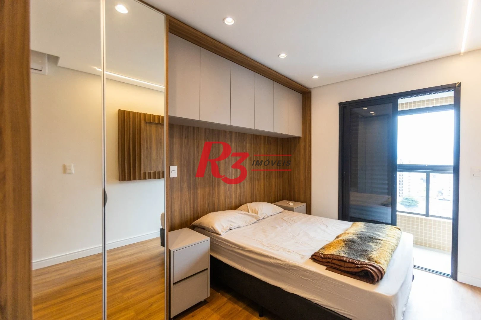 Apartamento com 2 dormitórios à venda, 65 m² por R$ 1.060.000,00 - Ponta da Praia - Santos/SP