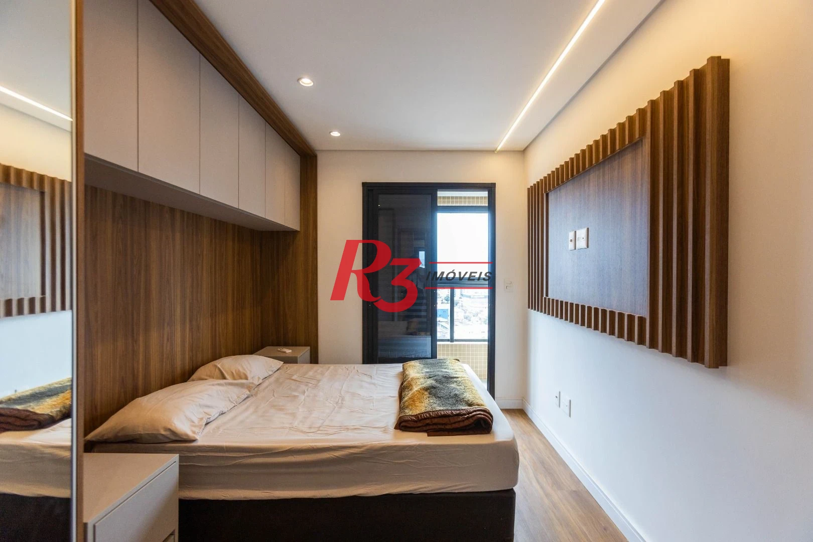 Apartamento com 2 dormitórios à venda, 65 m² por R$ 1.060.000,00 - Ponta da Praia - Santos/SP