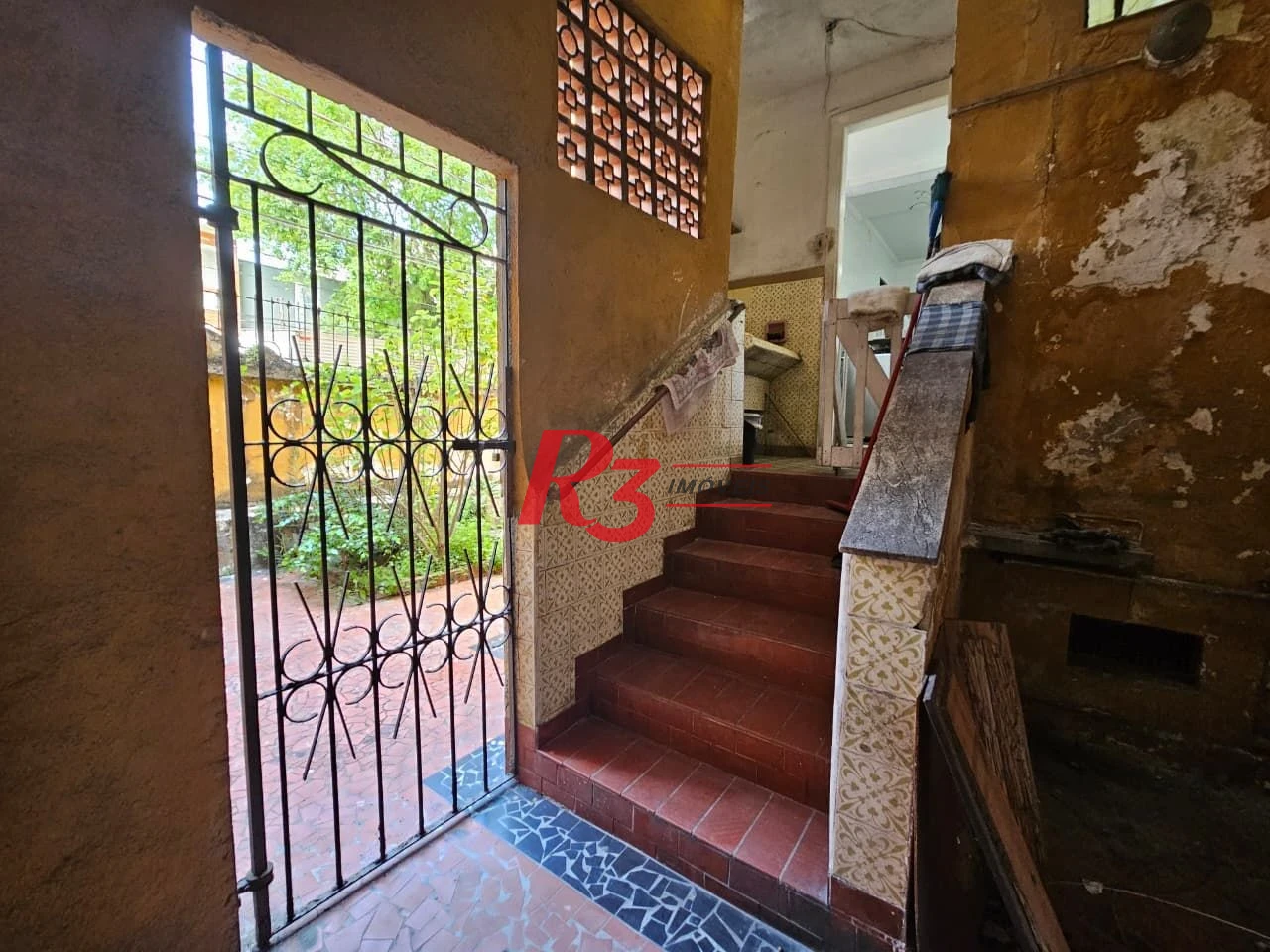 Sobrado com 3 dormitórios à venda, 150 m² por R$ 1.300.000,00 - Pompéia - Santos/SP