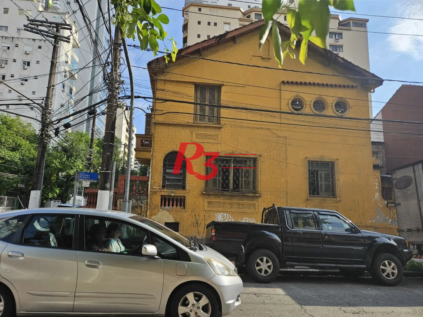Sobrado com 3 dormitórios à venda, 150 m² por R$ 1.300.000,00 - Pompéia - Santos/SP