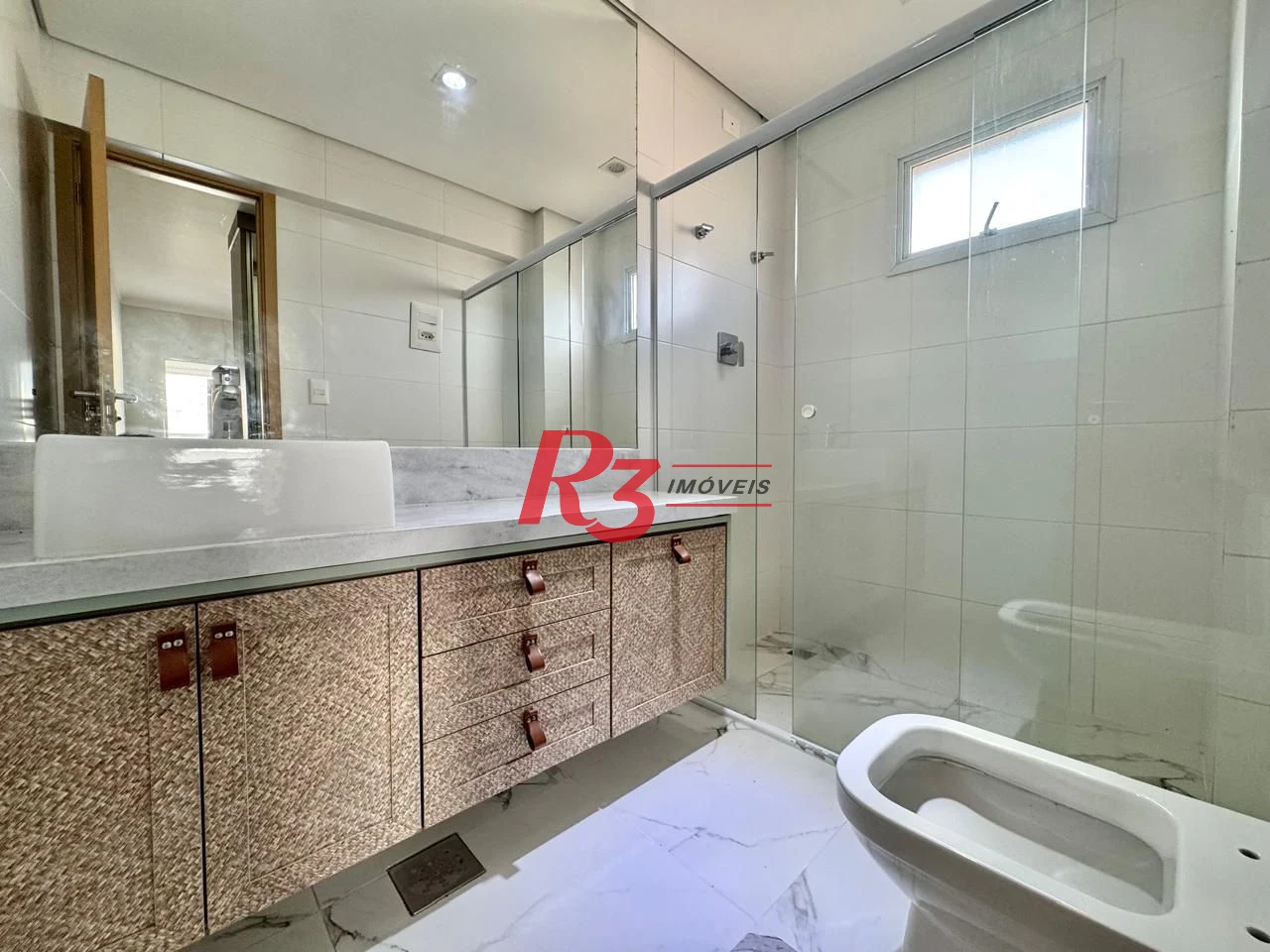 Apartamento com 2 dormitórios à venda, 86 m² por R$ 1.350.000,00 - Boqueirão - Santos/SP
