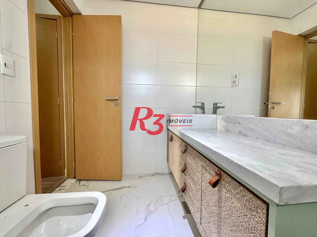 Apartamento com 2 dormitórios à venda, 86 m² por R$ 1.350.000,00 - Boqueirão - Santos/SP