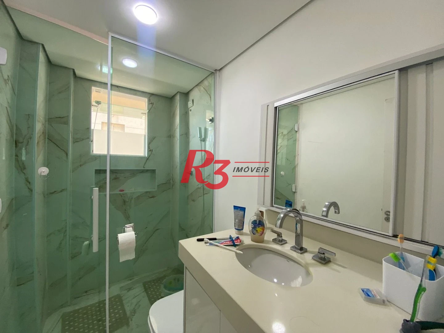 Apartamento com 2 dormitórios à venda, 59 m² por R$ 648.000,00 - Gonzaga - Santos/SP