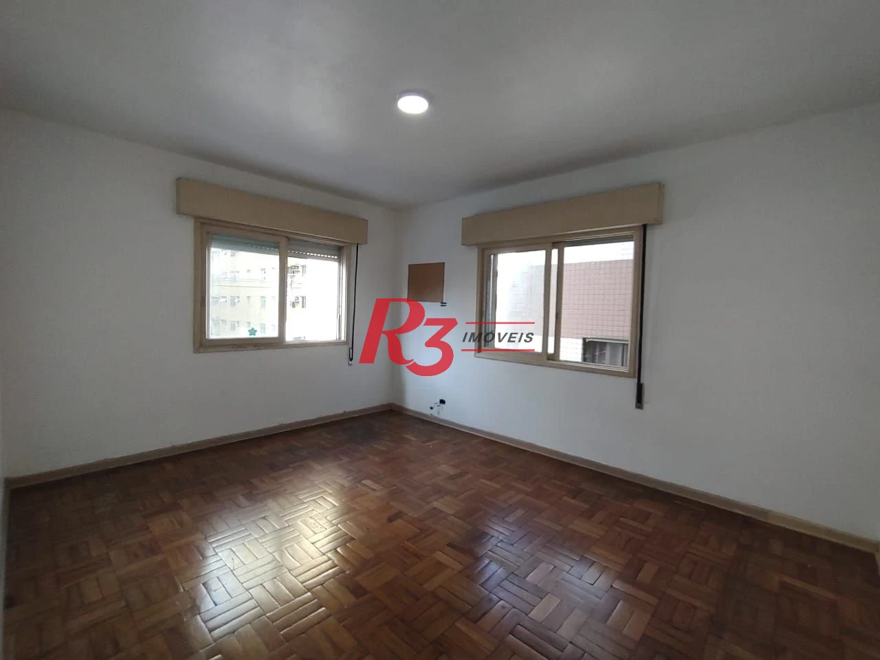 Apartamento com 2 dormitórios à venda, 84 m² por R$ 370.000,00 - Centro - São Vicente/SP