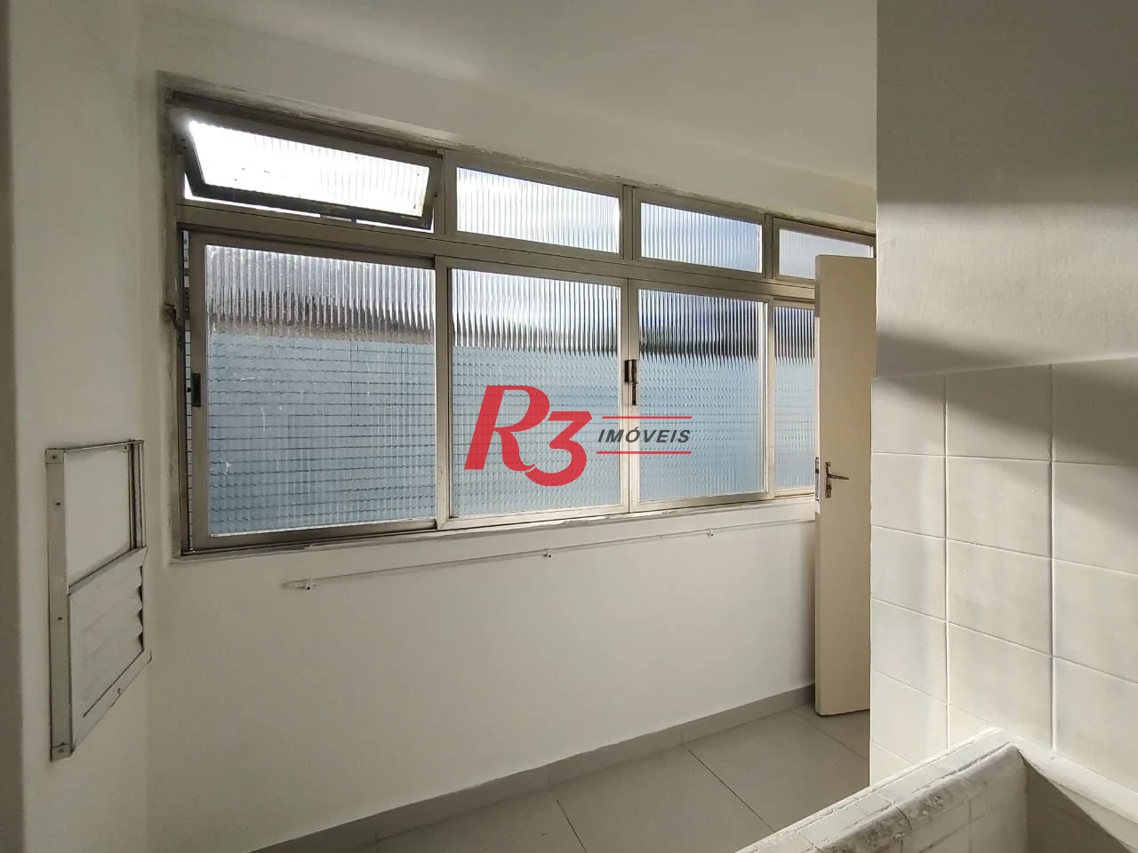 Apartamento com 2 dormitórios à venda, 84 m² por R$ 370.000,00 - Centro - São Vicente/SP