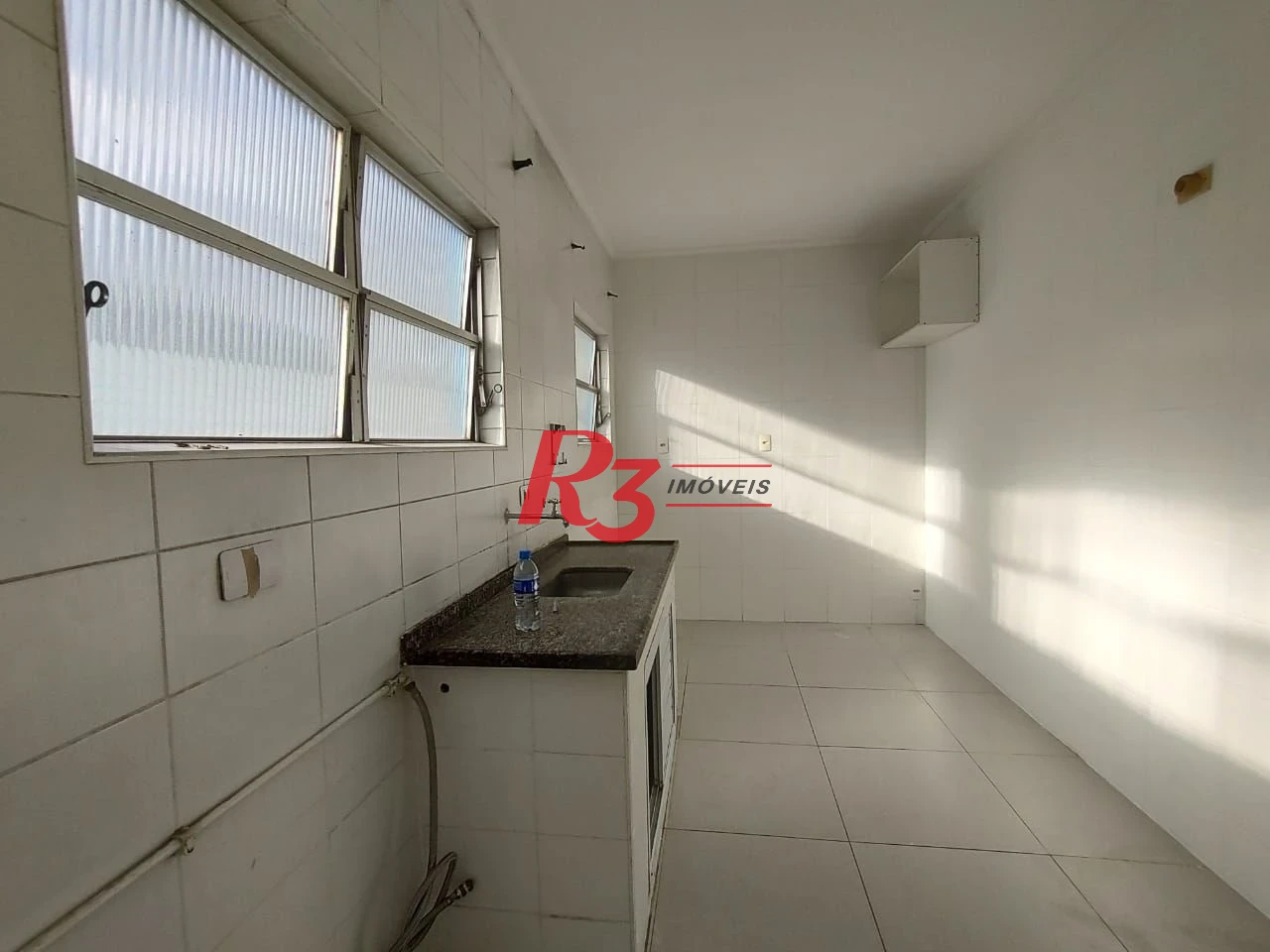 Apartamento com 2 dormitórios à venda, 84 m² por R$ 370.000,00 - Centro - São Vicente/SP