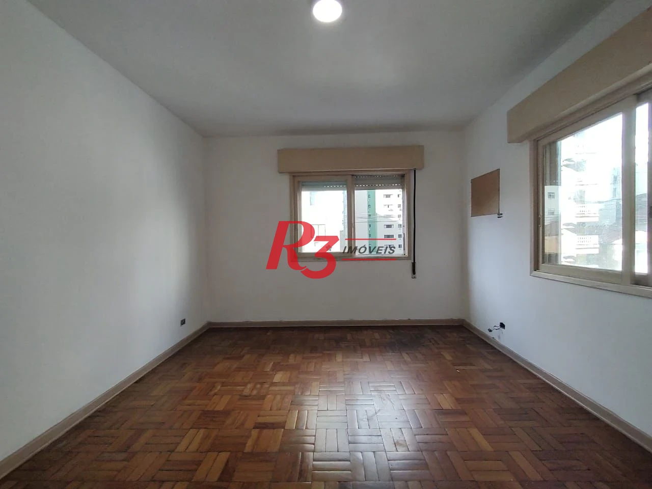 Apartamento com 2 dormitórios à venda, 84 m² por R$ 370.000,00 - Centro - São Vicente/SP