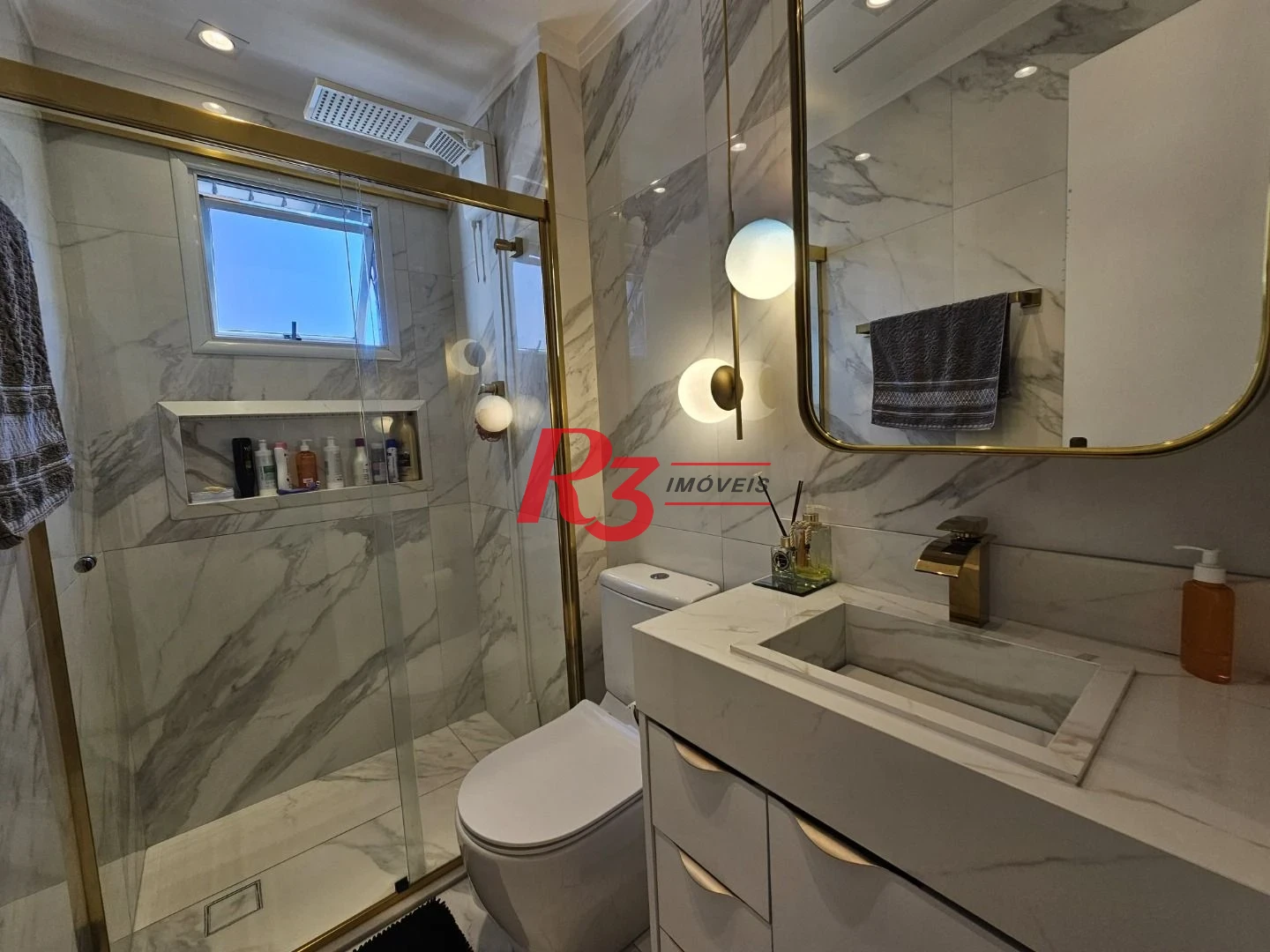Apartamento com 3 dormitórios à venda, 128 m² por R$ 1.850.000,00 - Gonzaga - Santos/SP