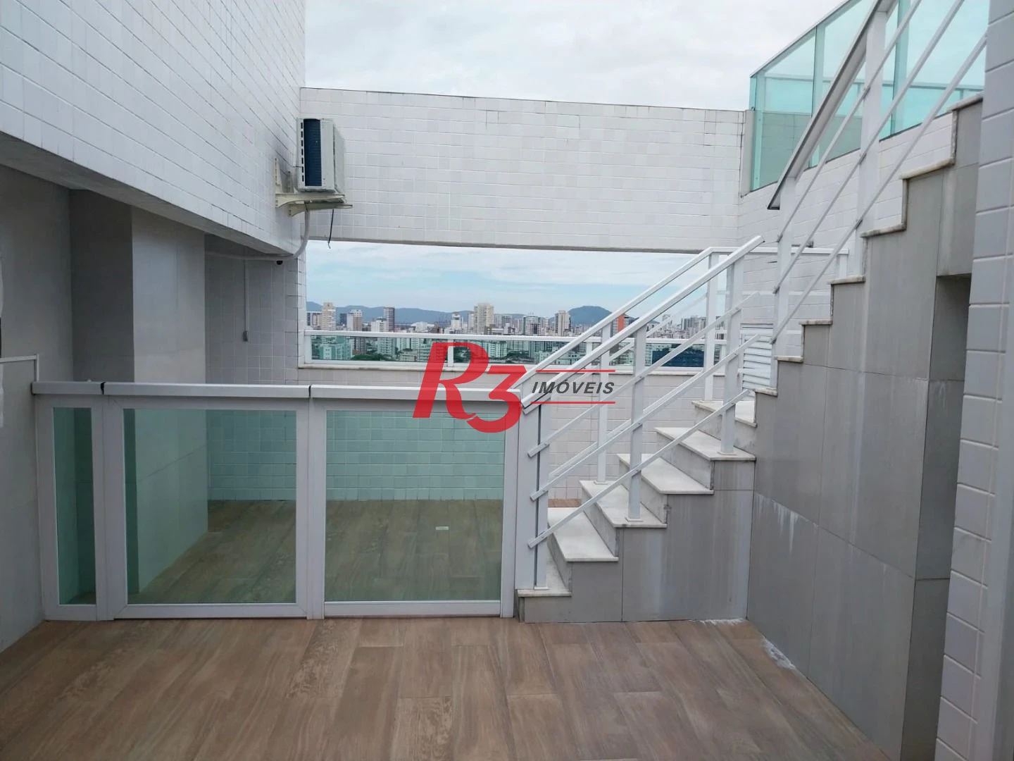 Apartamento com 2 dormitórios à venda, 55 m² por R$ 690.000,00 - Marapé - Santos/SP