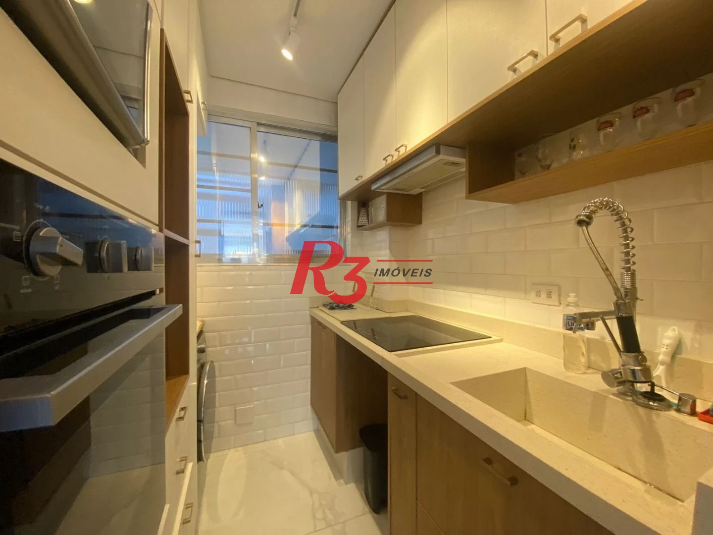 Apartamento para alugar, 71 m² por R$ 5.500,01/mês - Pompéia - Santos/SP