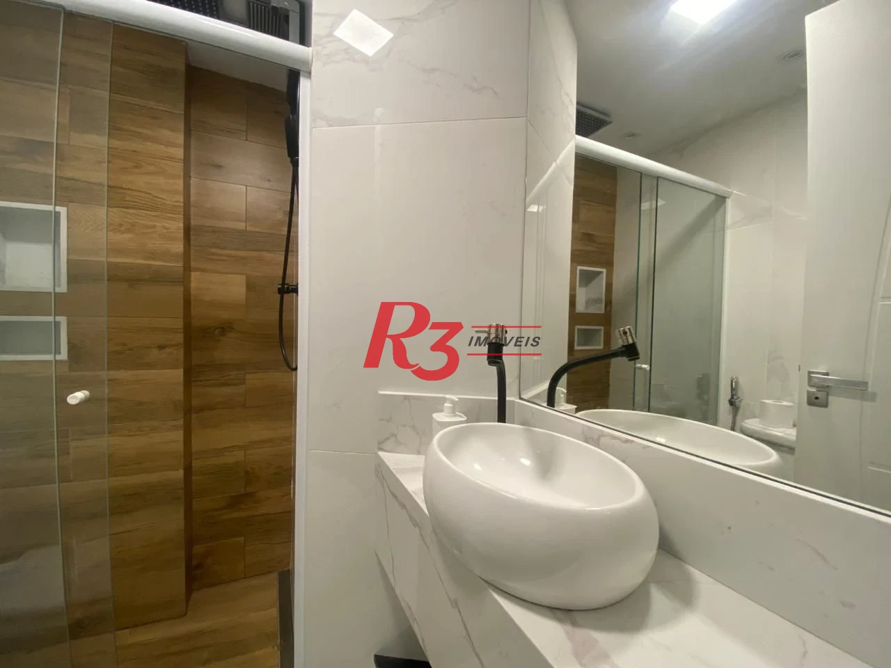 Apartamento para alugar, 71 m² por R$ 5.500,01/mês - Pompéia - Santos/SP