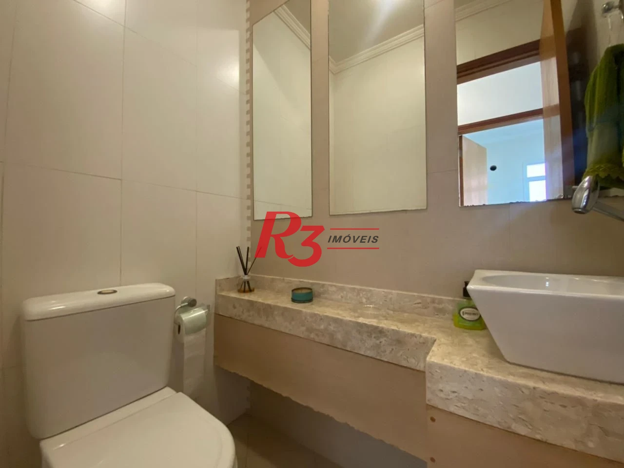 Apartamento com 3 dormitórios à venda, 132 m² por R$ 1.599.900,00 - Embaré - Santos/SP