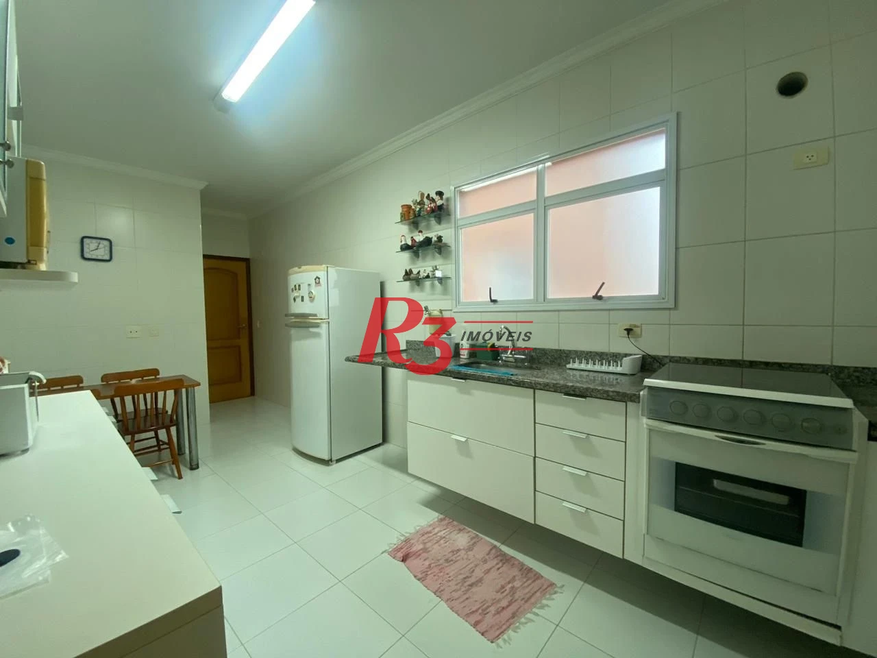 Apartamento com 3 dormitórios à venda, 132 m² por R$ 1.599.900,00 - Embaré - Santos/SP